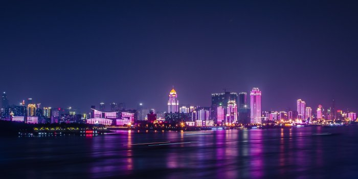 3840x2160 Wallpaper Wuhan, Yangtze River, city, skyscrapers, lights, night