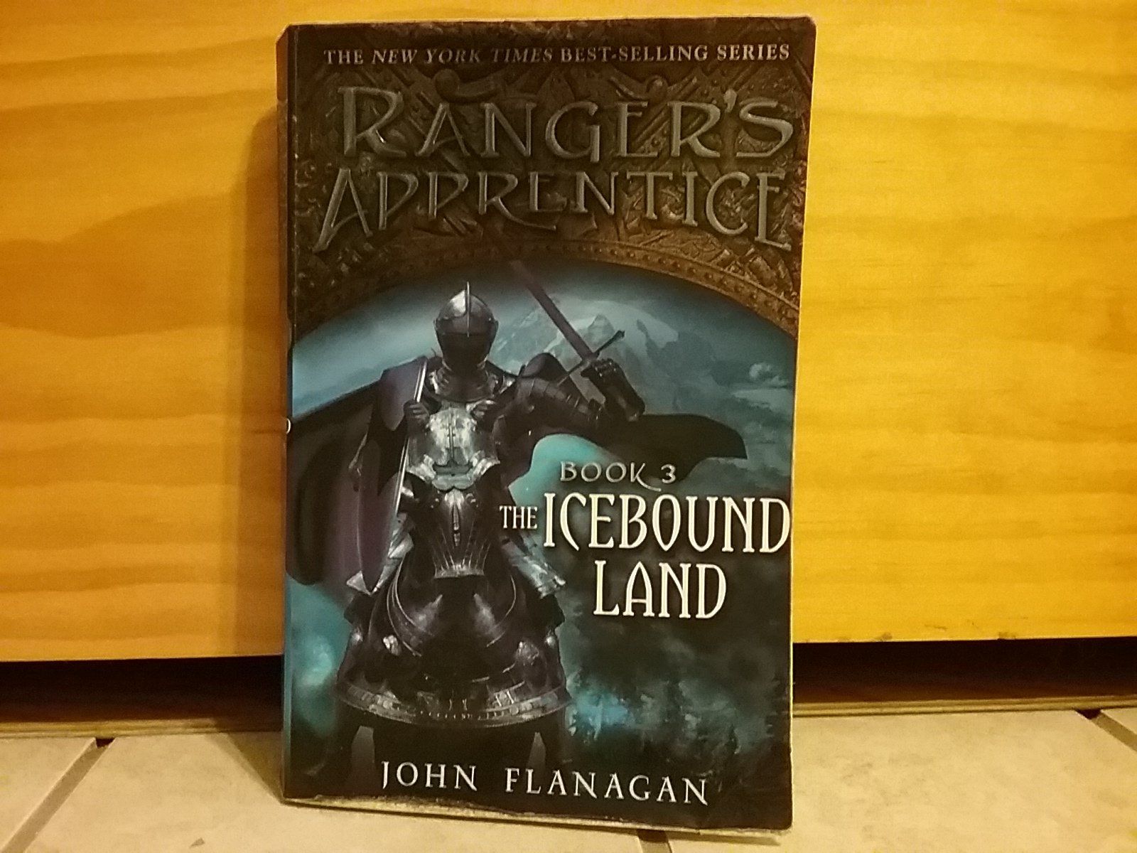 1600x1200 Ranger's Apprentice:the Icebound Land (Ranger's Apprentice, Book