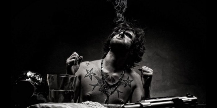 1280x720 Black And White Gangster Smoking Wallpaper - HomeCID