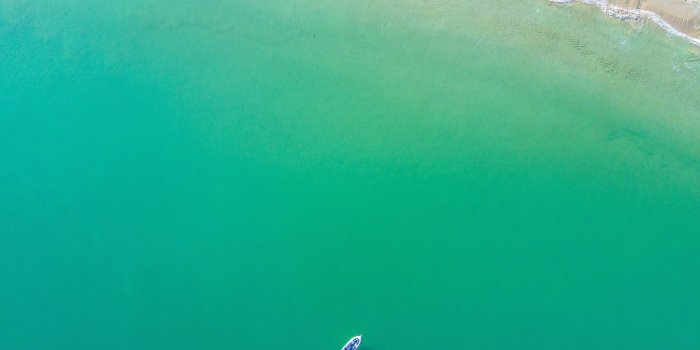 3992x2992 5 Days of Awesome Wallpapers: Minimalist Wallpapers - TechSpot