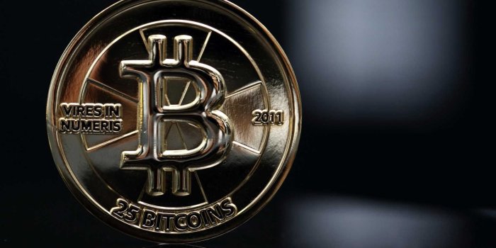 1920x1080 Download 1920x1080 BITCOIN computer internet money coins wallpaper