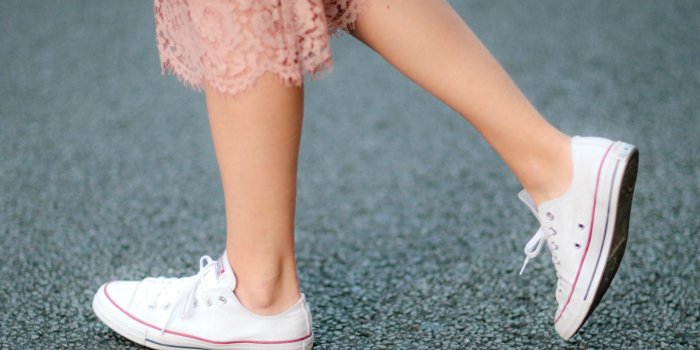 1920x1080 How to Wear Converse Sneakers: 35 Outfits to Copy | StyleCaster
