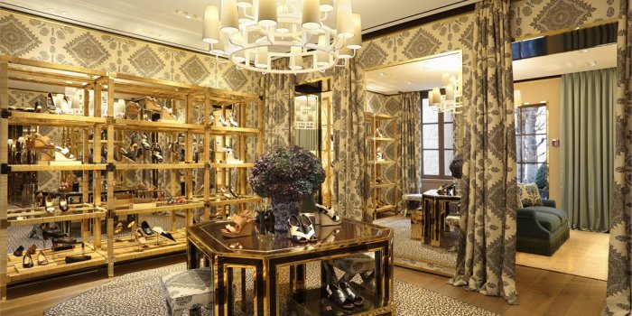1117x745 Home Couture Persepolis curtains and wallpaper in Tory Burch store