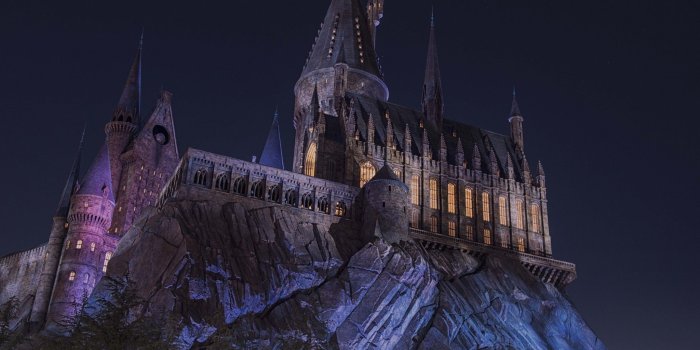 2048x1367 landscape, Castle, Hogwarts, Night, Lights, Trees, Dark, Magic