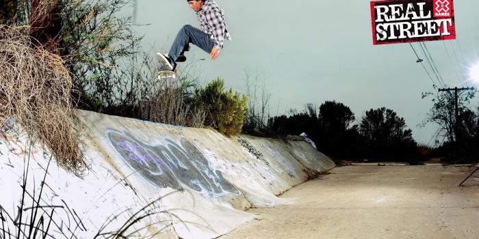 2048x1152 Tony Hawk donates his first skateboard to Smithsonian