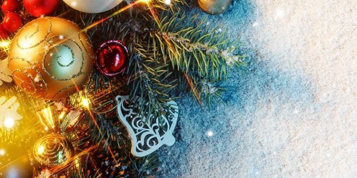 736x1377 Wallpaper iPhone / Holiday / Happy New Year / Christmas toy