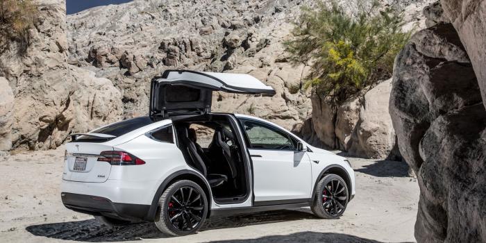 2048x1360 Tesla Model X Wallpapers