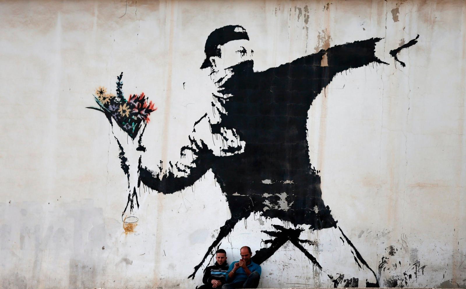 2500x1554 Banksy: 8 signs Massive Attack's Robert Del Naja is mystery artist