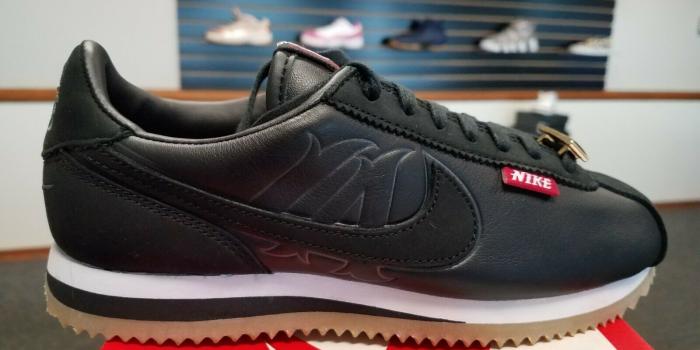 1600x1200 NEW NIKE CORTEZ BASIC MC MISTER CARTOON BLACK AA4875-001 SZ MEN 7 WOMEN 8.5