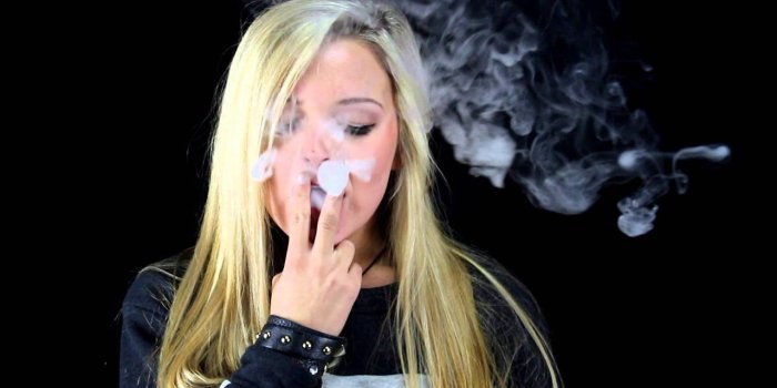 1280x720 Vapor Girls Vape Tricks!!