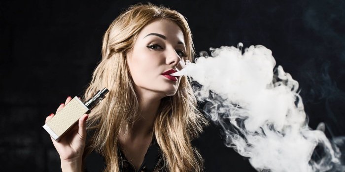 2048x1189 Download Girl Vaping Wallpaper | wallpaper kompor