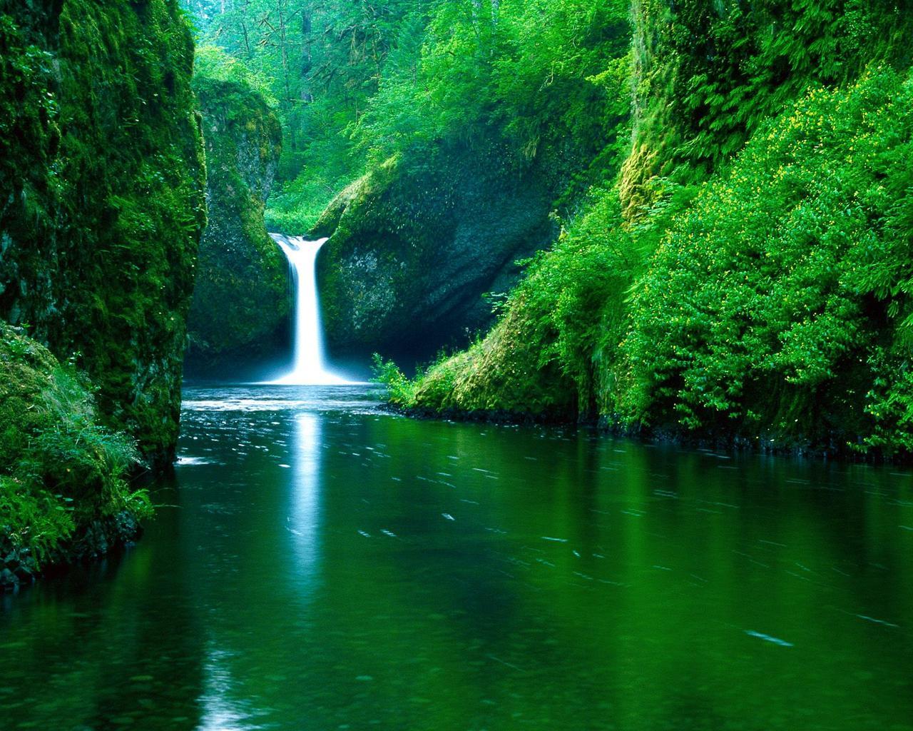 1280x1024 Peaceful Falls wallpaper