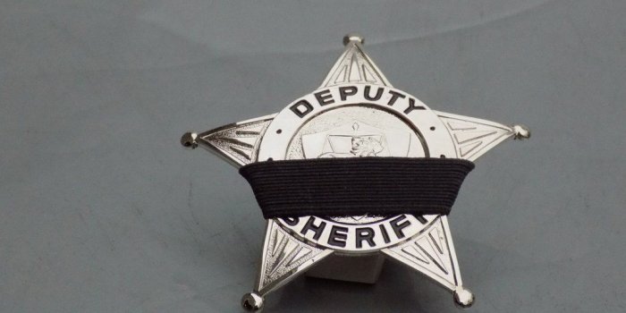 1024x768 Deputy Sheriff Keepsake Badge Fallen Memorial / Tribute Badge