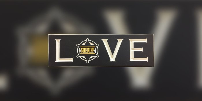 2048x1152 PD-Police-Deputy Sheriff Love Sign