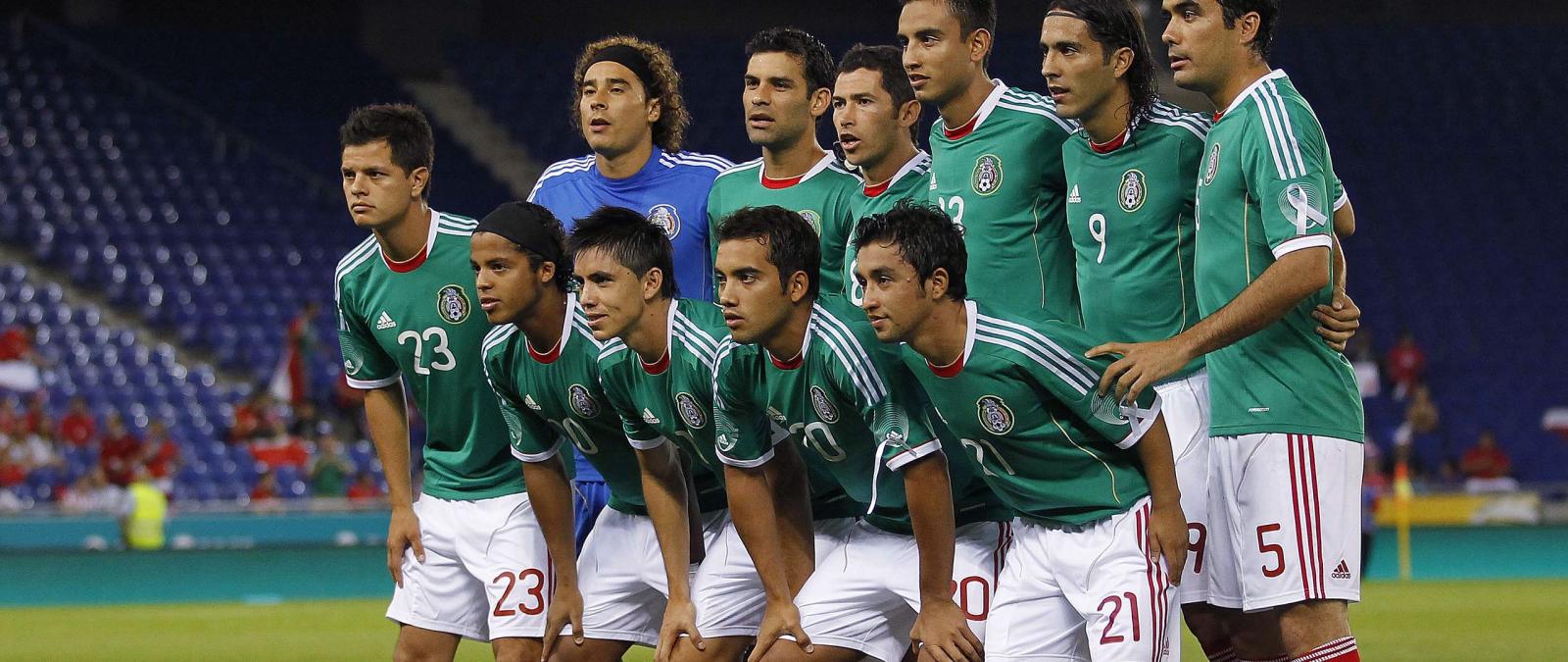2560x1080 Download wallpaper 2560x1080 mexico vs chile, football, 2015, mexico