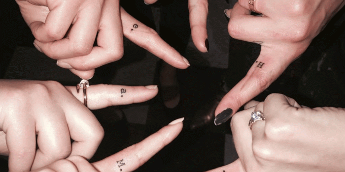 1920x1080 Celebrity Friends Who Got Matching Tattoos - Cute BFF Tattoo Inspiration