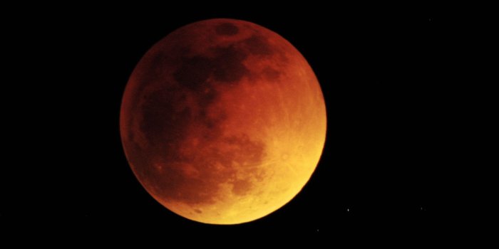 3008x2000 Lunar Eclipse Wallpapers