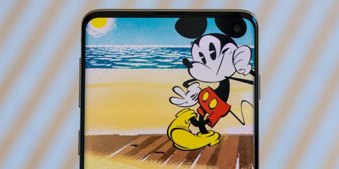 1600x900 Disney and Pixar Galaxy S10 wallpapers are here. Here's how to get