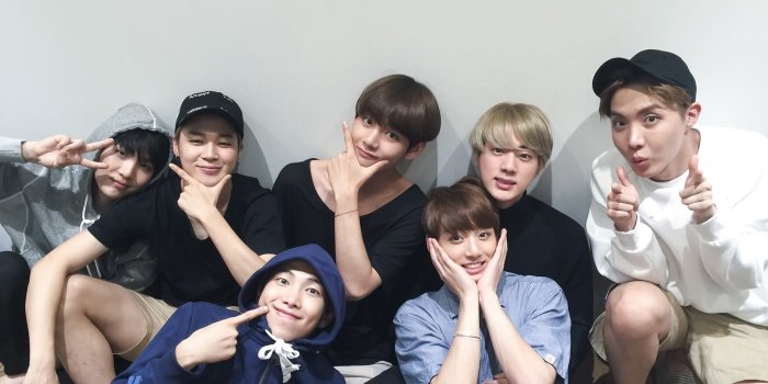 2000x1333 Temporary You-Never-Walk-Alone-Bts-Wallpaper-Wpt8001490