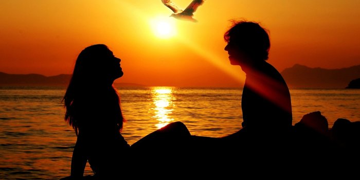 2560x1920 Romantic Couple Sunset ❤ 4K HD Desktop Wallpaper for 4K Ultra HD TV