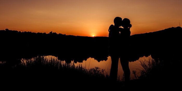 1280x720 Wallpaper Romantic kiss, Couple, Sunset, HD, 5K, Love, #5913