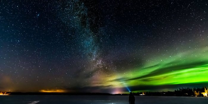2560x1440 Milky Way and Northern Lights : WQHD_Wallpaper