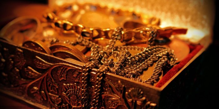 1332x850 Wallpaper gold, money, ring, gold, chain, treasure, wealth, money