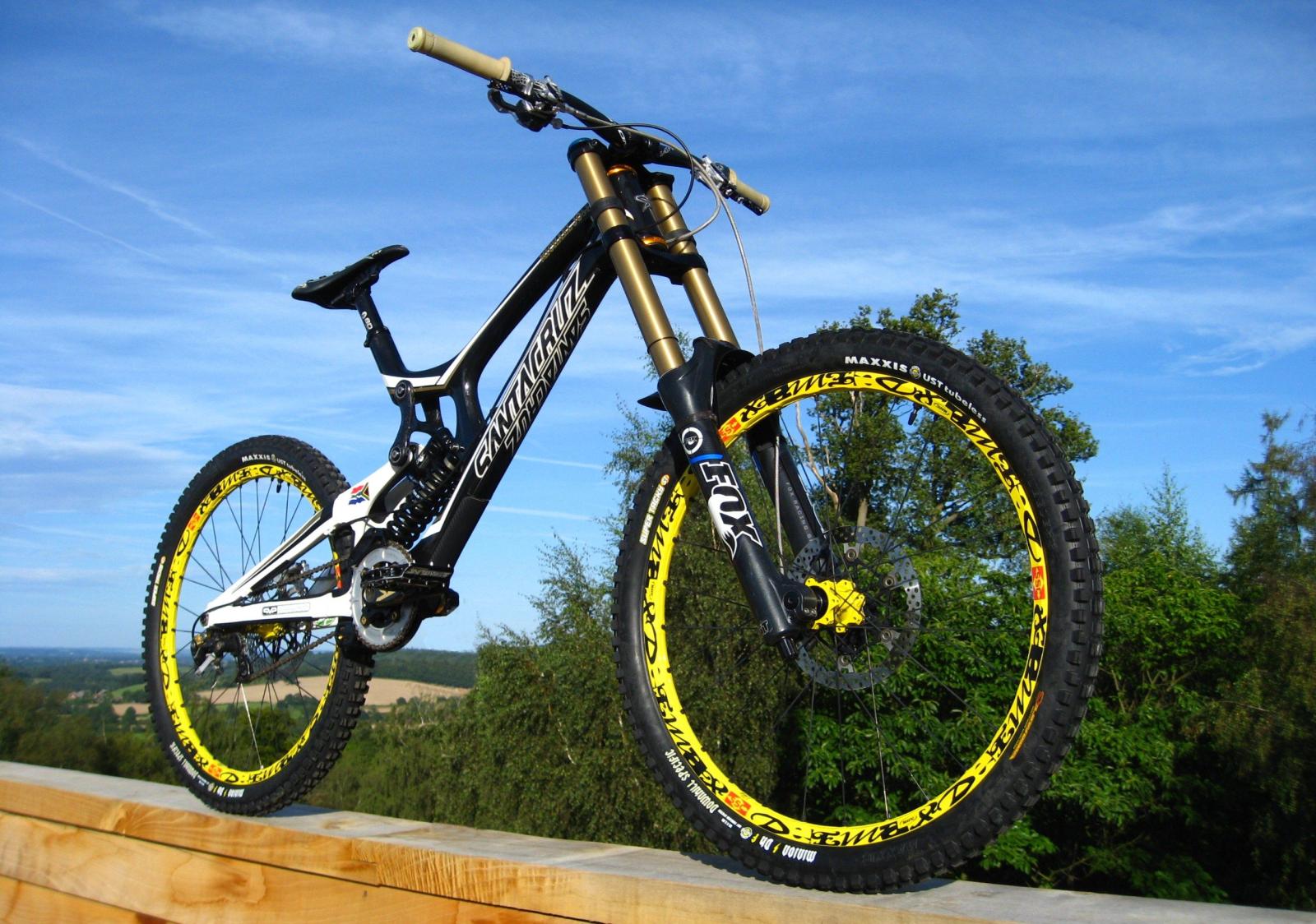 2592x1821 Santa Cruz V10.4 Carbon 2012 - mpj96's Bike Check - Vital MTB