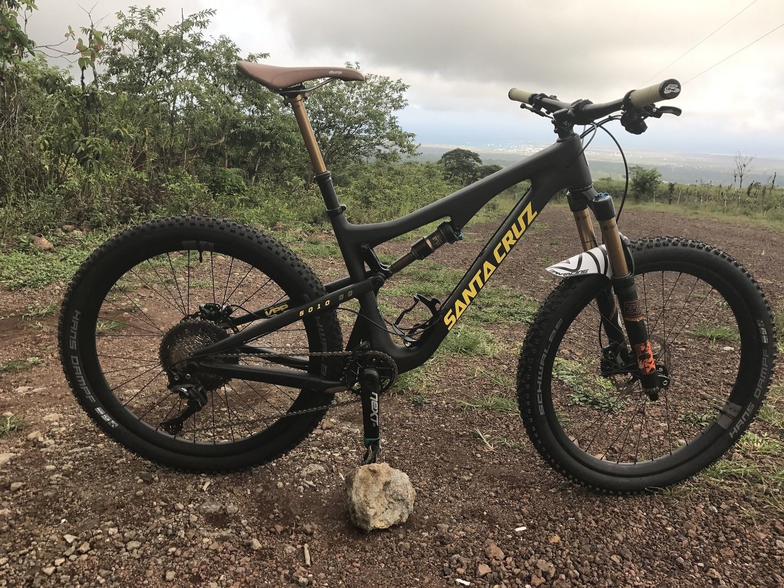 1600x1200 SebCruz's Stealthy Santa Cruz 5010 - Seven Super Sexy Santa Cruz