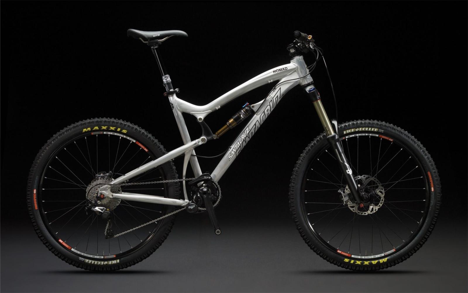 1920x1200 Santa Cruz doesn't make the Bullit anymore, this seems like a cross