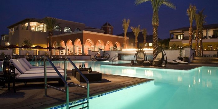 2560x1368 Luxury House Wallpapers