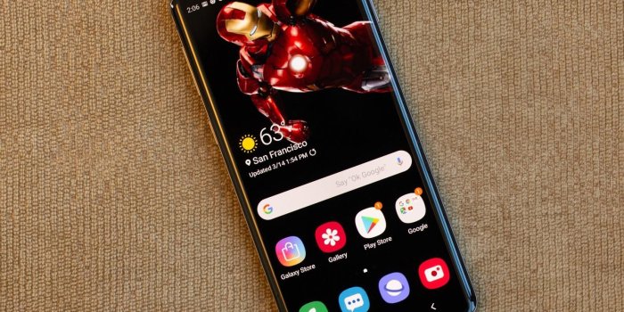 1600x1200 Disney and Pixar Galaxy S10 wallpapers are here. Here's how to get