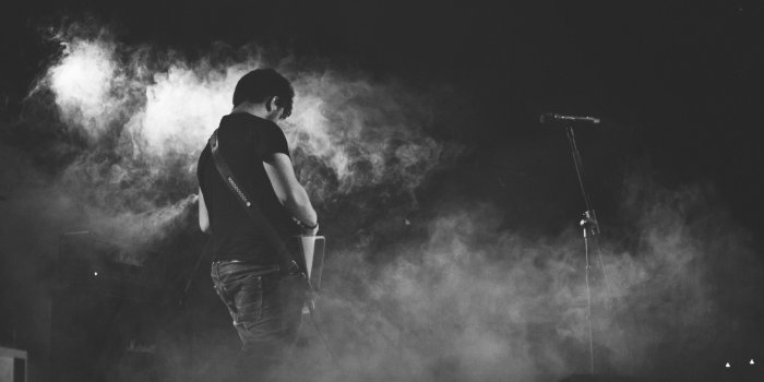 2000x1317 5373044 2000x1317 #musician, #black and white, #sing, #singer, #Free