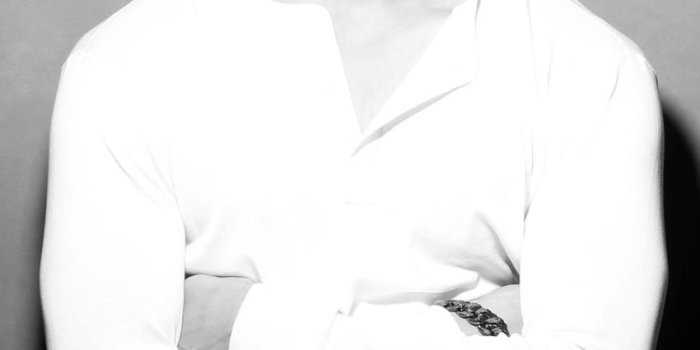 850x1511 Siddharth Malhotra White T-Shirt With Black And White HD Wallpaper