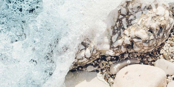 736x1308 24 Wallpapers To Style Your New Gold iPhone Xs | Preppy Wallpapers