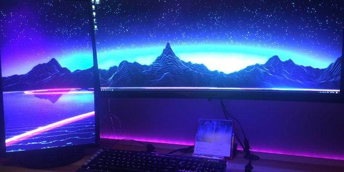 4032x3024 Decided to try out Wallpaper Engine with my two-monitor setup. Not