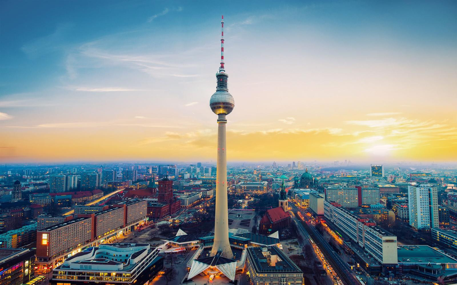 2560x1600 Daily Wallpaper: Alexanderplatz, Berlin, Germany | I Like To Waste