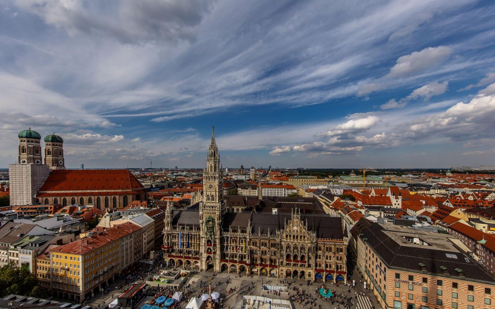1920x1200 Wallpaper City view, houses, street, clouds, Munich, Germany
