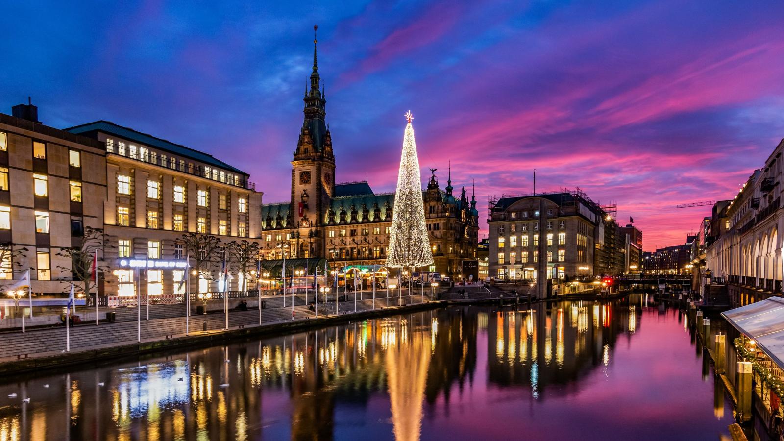 3840x2160 Wallpaper Hamburg Germany Christmas reflected Evening 3840x2160
