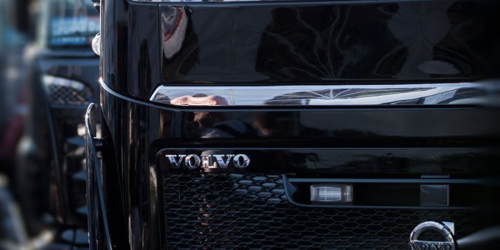 2629x3944 Volvo Wallpapers - Free High Resolution Trucks Backgrounds Download