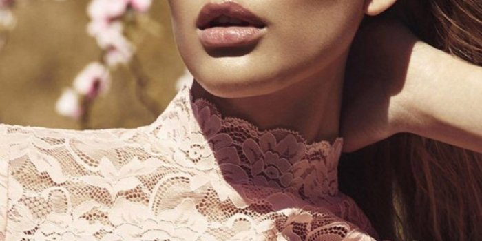 950x1689 Download Hailey Baldwin Guess Photoshoot Free Pure 4K Ultra HD