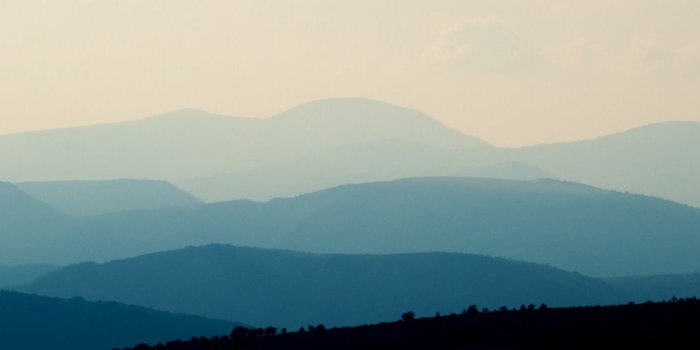 1024x1024 Blue Hills iPad Wallpaper