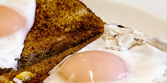 2780x2780 Download wallpaper 2780x2780 scrambled eggs, toast, breakfast ipad