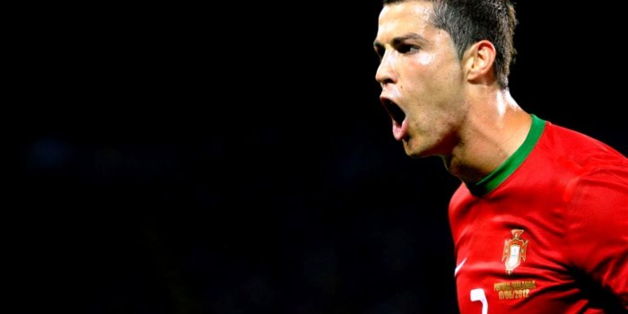 1370x1026 Football Free Wallpaper Of Ronaldo | Wallpapers Photos