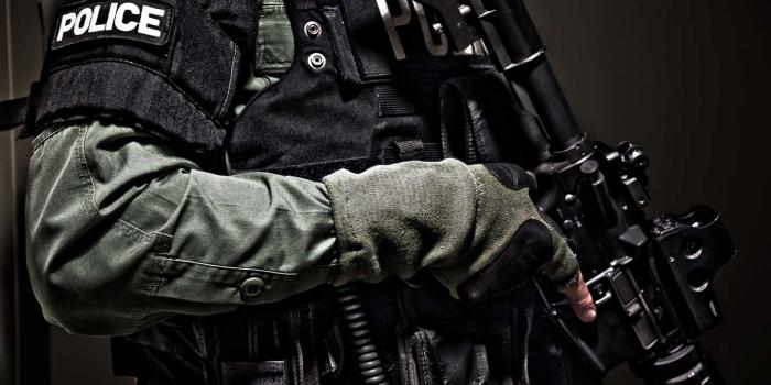 1440x900 Police Officers Wallpapers