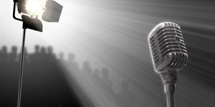 4600x3450 Microphone Stand Spotlight HD Wallpaper, Background Images