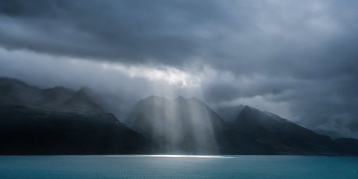 2560x1600 Spotlight, Cool, Queenstown, Display, Clouds,wakatipu, Lake, Windows
