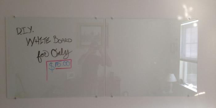 1024x768 DIY Glass Dry Erase Board: 4 Steps