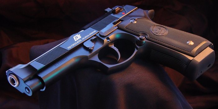 2048x1536 72+ 3D Guns Wallpapers on WallpaperPlay