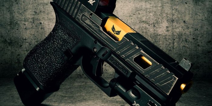 1024x768 Guns Wallpaper #169